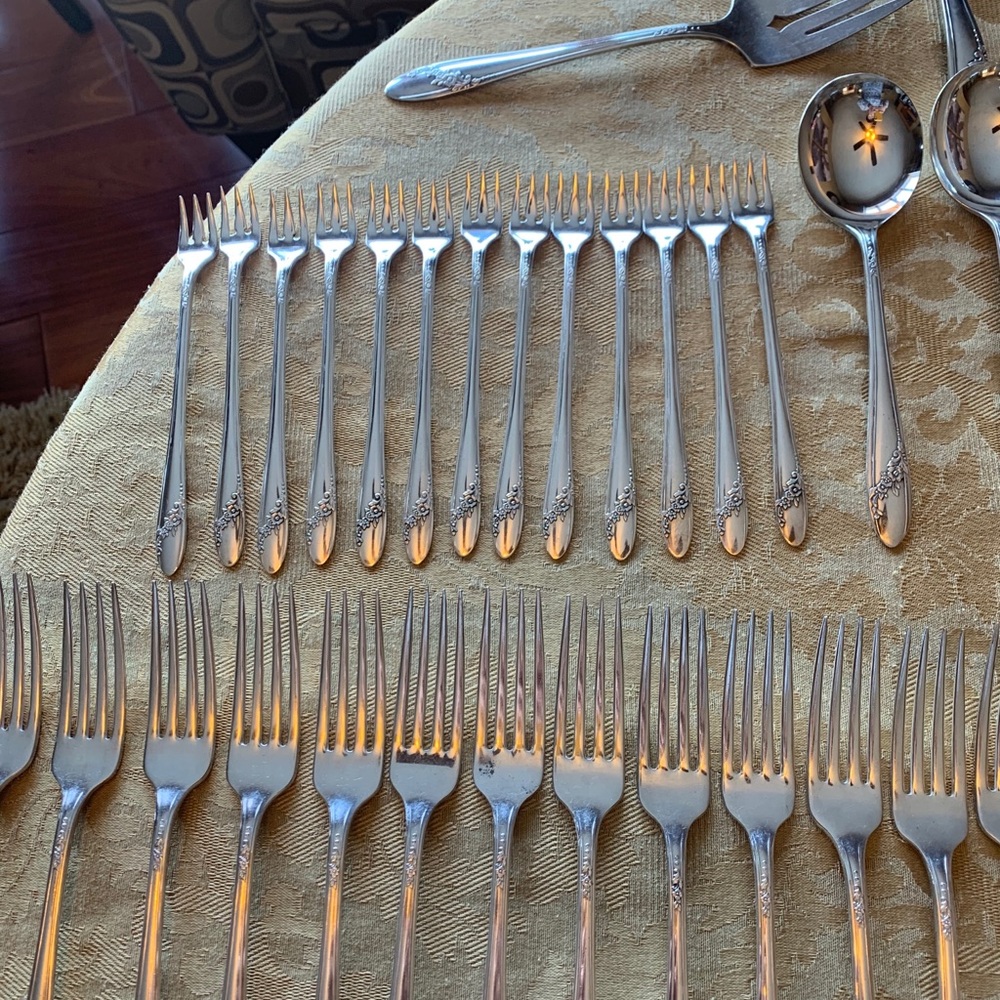 Queen Bess II Tudor Plate silver plate flatware - Picture 9 of 14